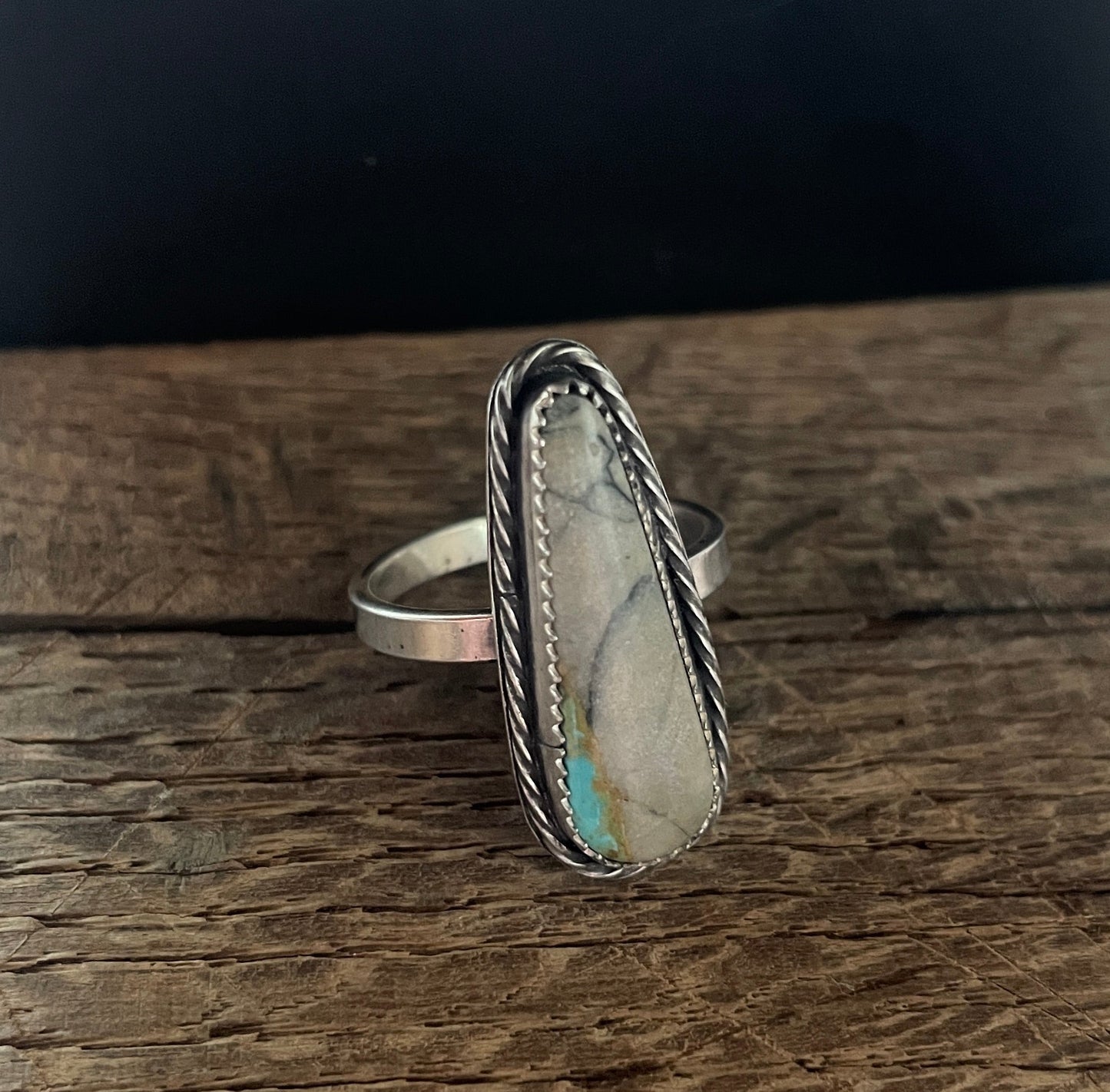 Royston Ribbon Twist - Size 7.5